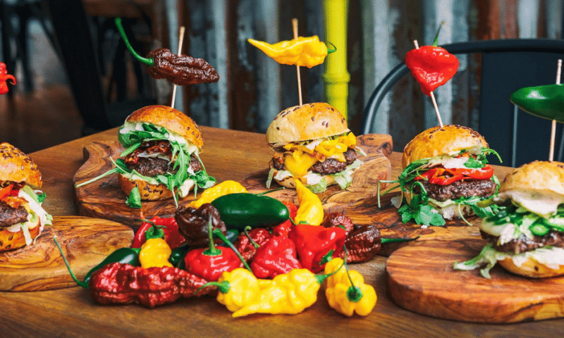 Natjecanje u jedenju ljutih burgera 26.10.2022. @ Submarine Burger Radnička 8