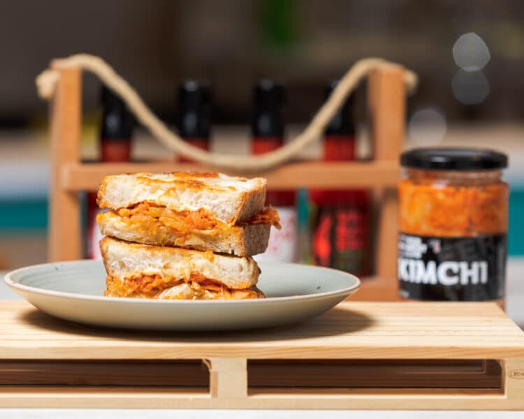 Kimchi grilled cheese sendvič - VolimLjuto.com