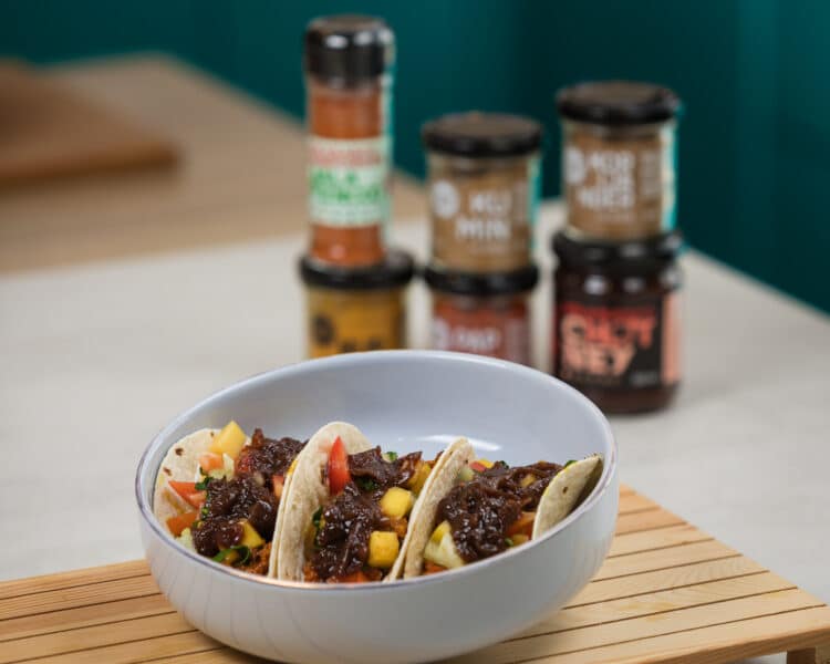 Mango Tacosi s Chotneyjem i Piletinom - volimljuto.com